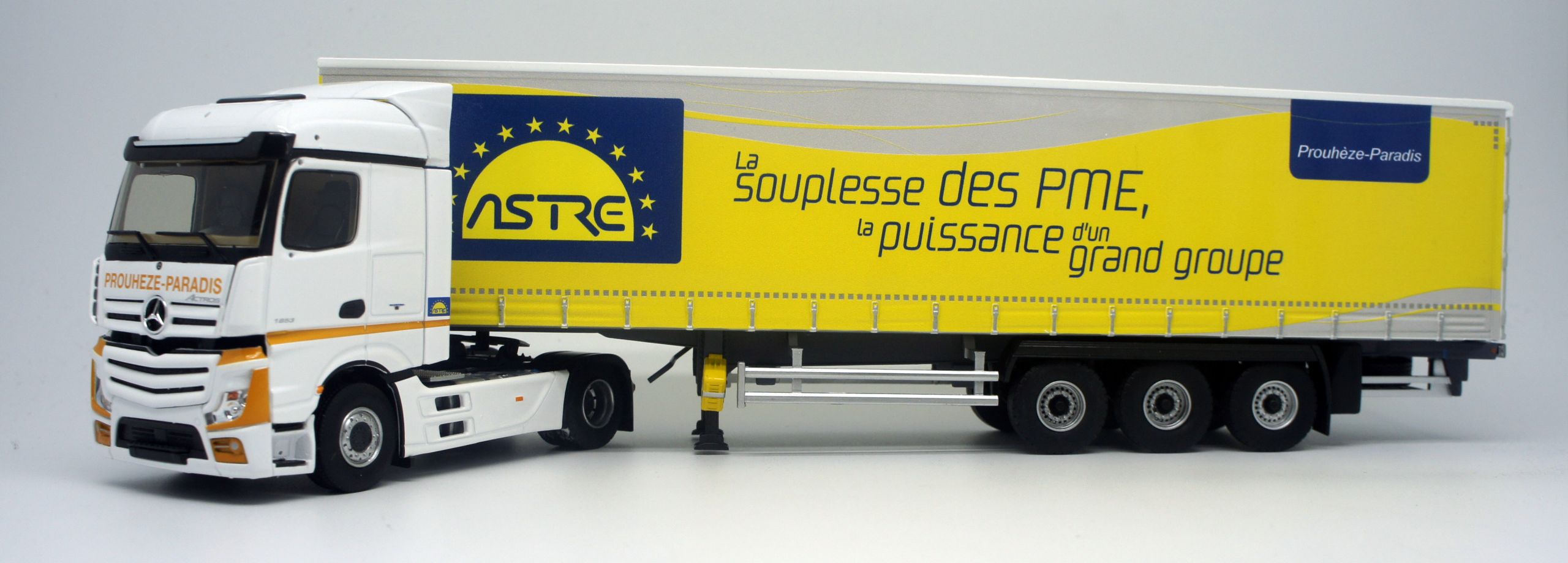 Camion Eligor 1/43 Mercedes Actros MP3 Semi-remorque Tautliner Denis - Blanc
