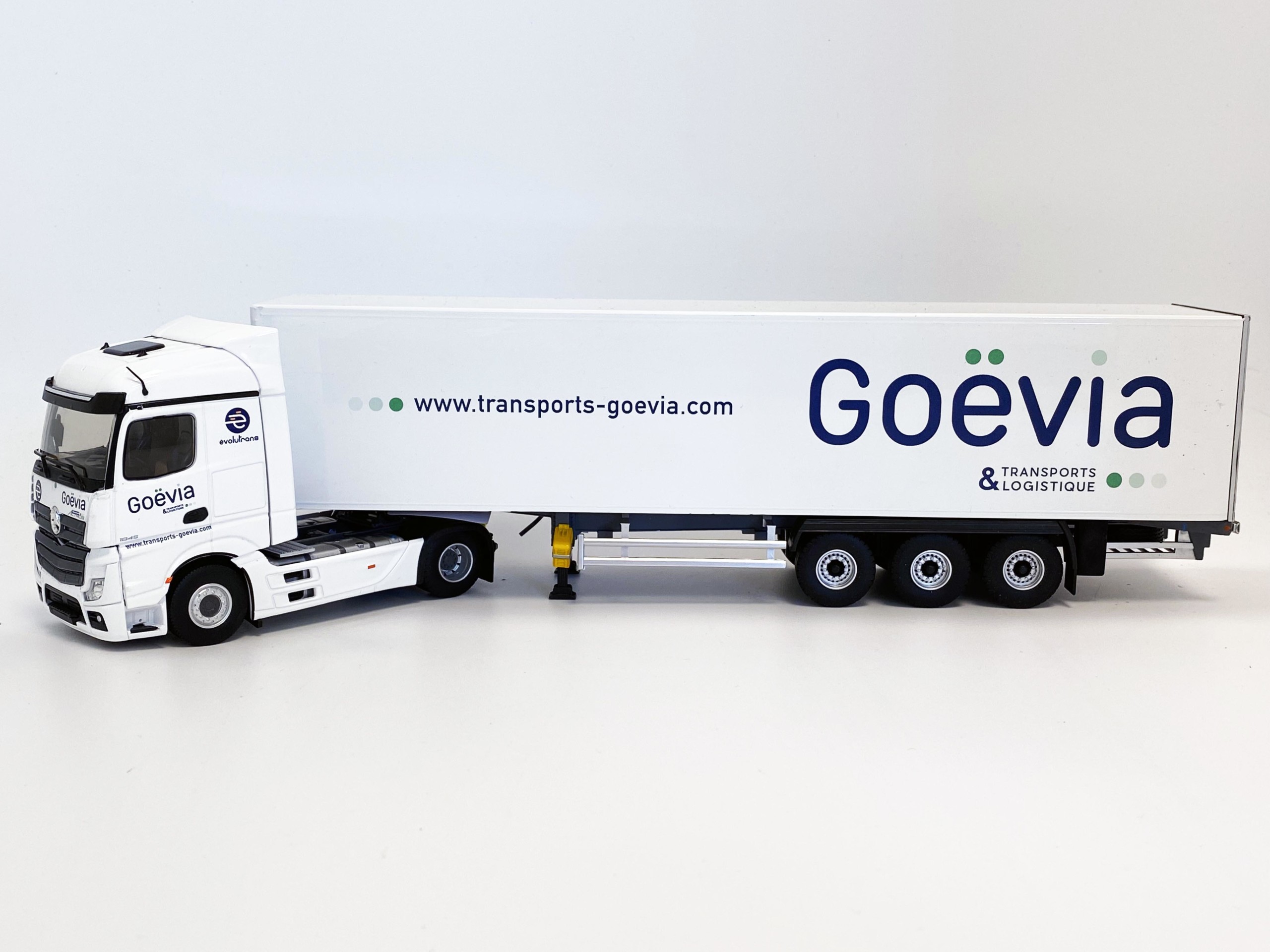 ELIGOR - Camion avec remorque - Transport Lea LOGISTIQUE - RENAULT T520