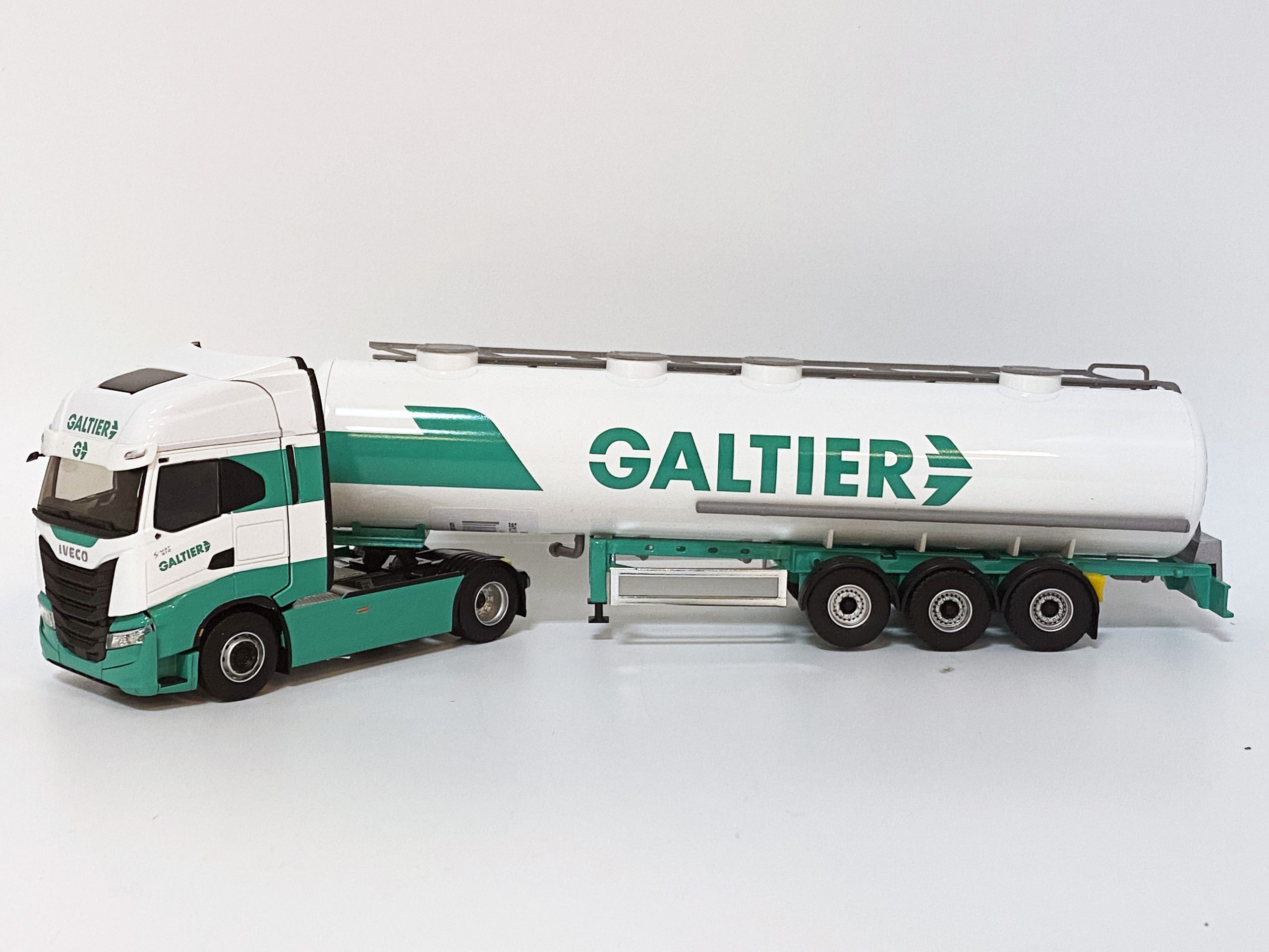 Camion ELIGOR Volvo FH500 4x2 2020 - Citerne Transports Evenisse - échelle 1/43