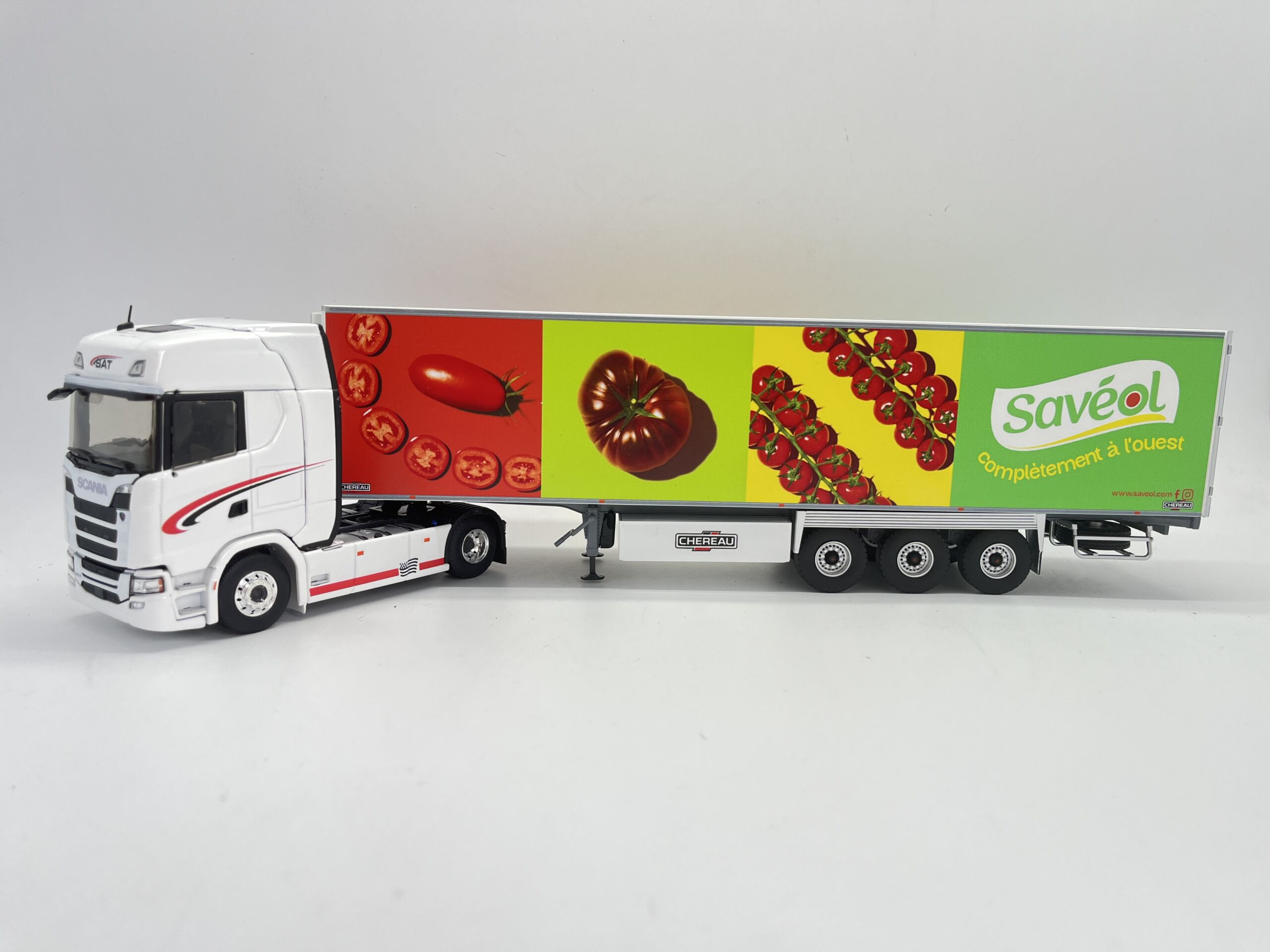 SCANIA S450 REMORQUE CHEREAU TRANSPORTS SAT ELIGOR 1/43 Ref 117081 EUR